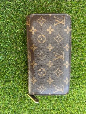 Monogram Zippy long wallet